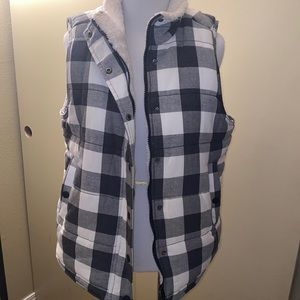 Vest black and white checkered